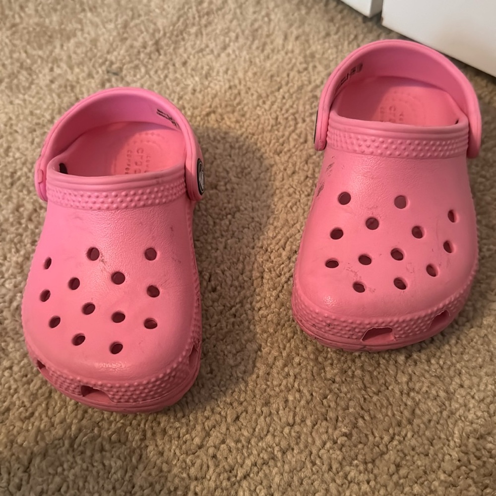 CROCS pink size 7